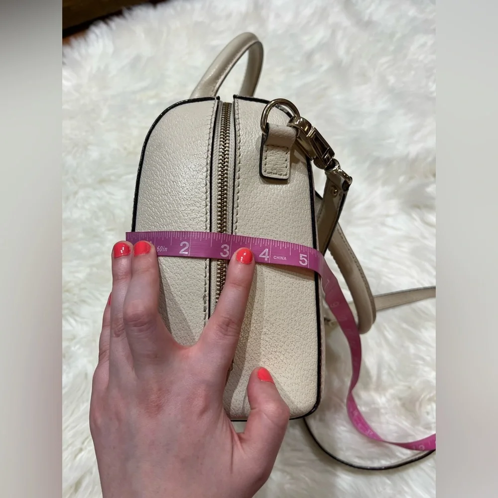 Kate Spade vintage beautiful 100% cow leather off white cream purse satchel